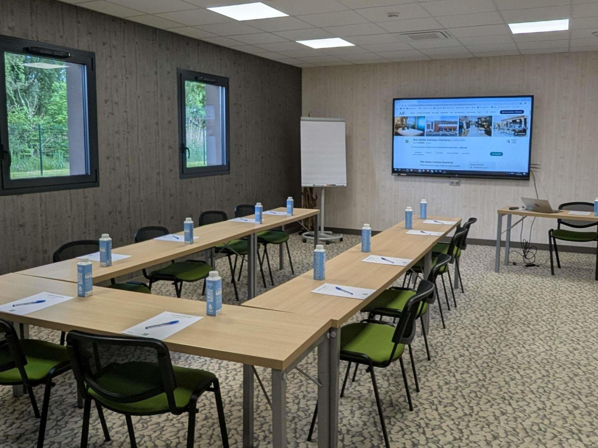 Ibis Styles Contres-Cheverny Le Controis-en-Sologne Esterno foto